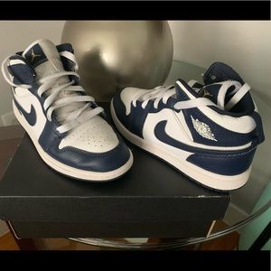 Jordan 1-blue and white-Kids size 2.5 with box